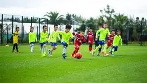 标题改写：斯洛特更衣室掌控危机！阿森纳势不可挡，谁与争锋？