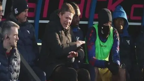 林诗栋WTT法兰克福赛男单决赛一触即发，央视新闻微博同步报道