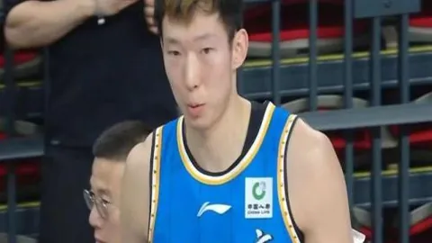 胡梅尔斯红牌引发热议！罗体报道：拉涅利虽对判罚不满，但未上诉至欧足联